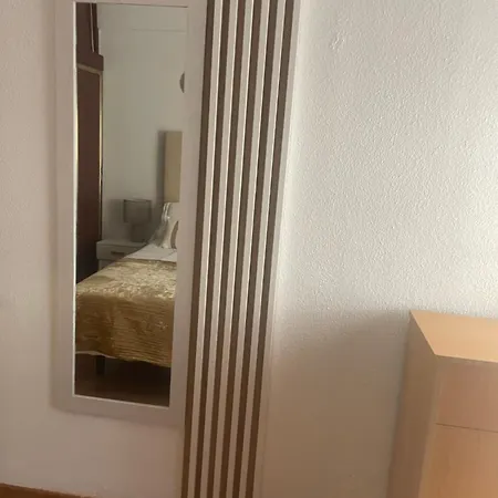 Apartment Primera Linea De Playa Paseo Maritimo Perla 5 *